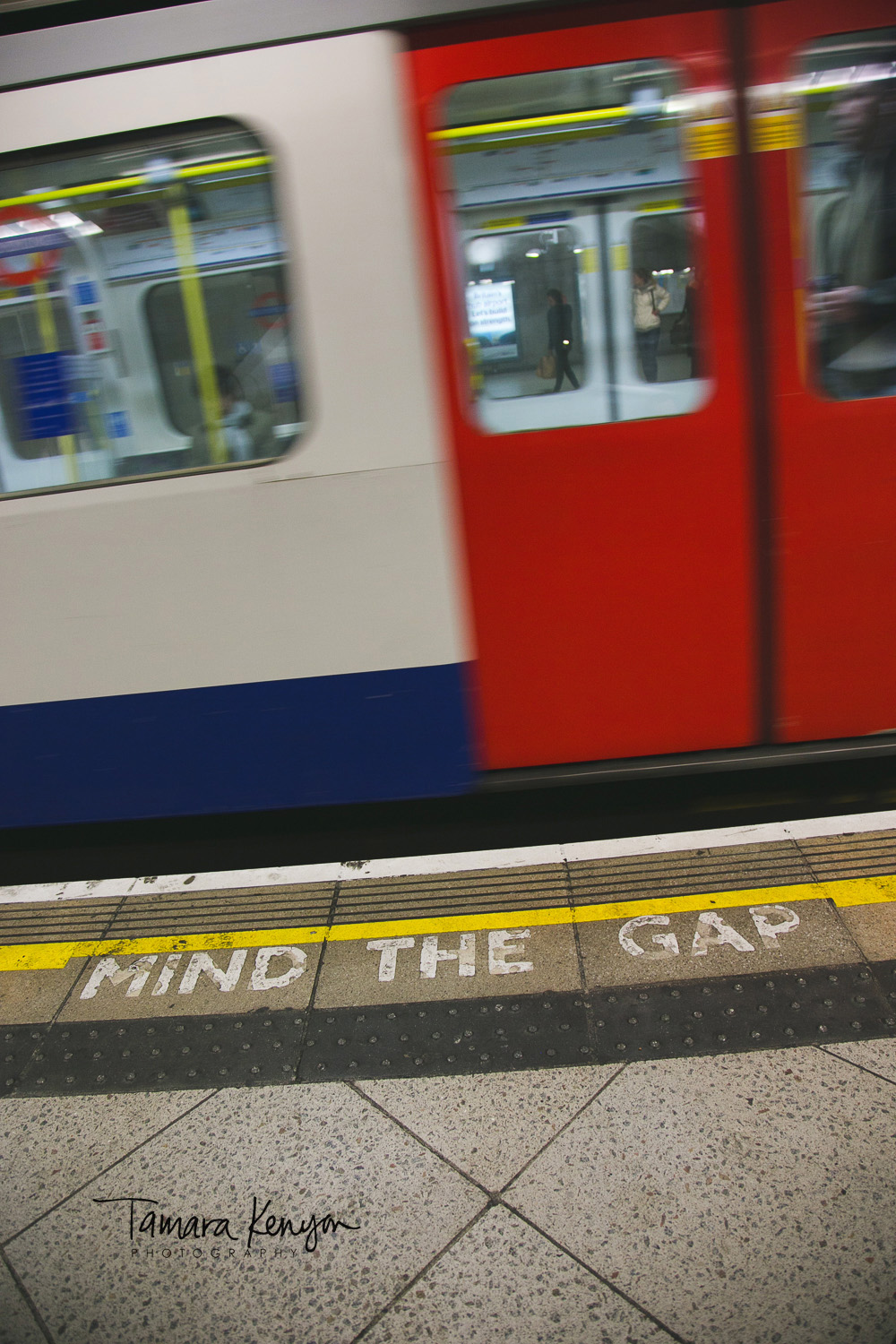 Mind_the_Gap_London_Tube